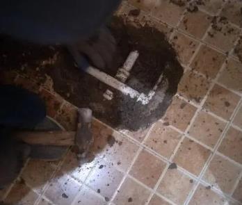 香河卫生间漏水维修公司为您分享下卫生间渗水如何处理及注意事项